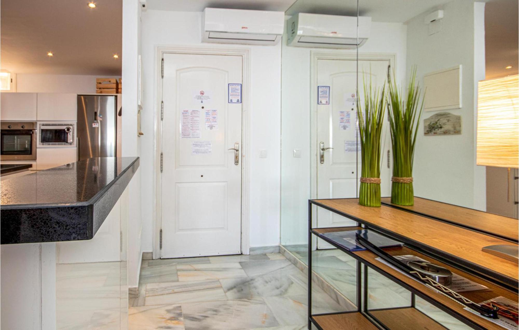 3 Bedroom Gorgeous Apartment In Calahonda Sitio de Calahonda Ngoại thất bức ảnh