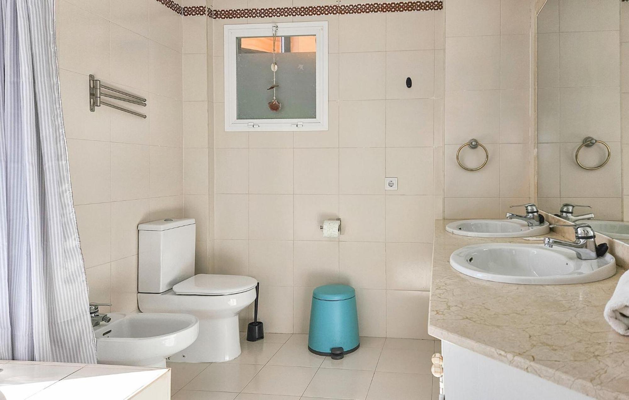 3 Bedroom Gorgeous Apartment In Calahonda Sitio de Calahonda Ngoại thất bức ảnh