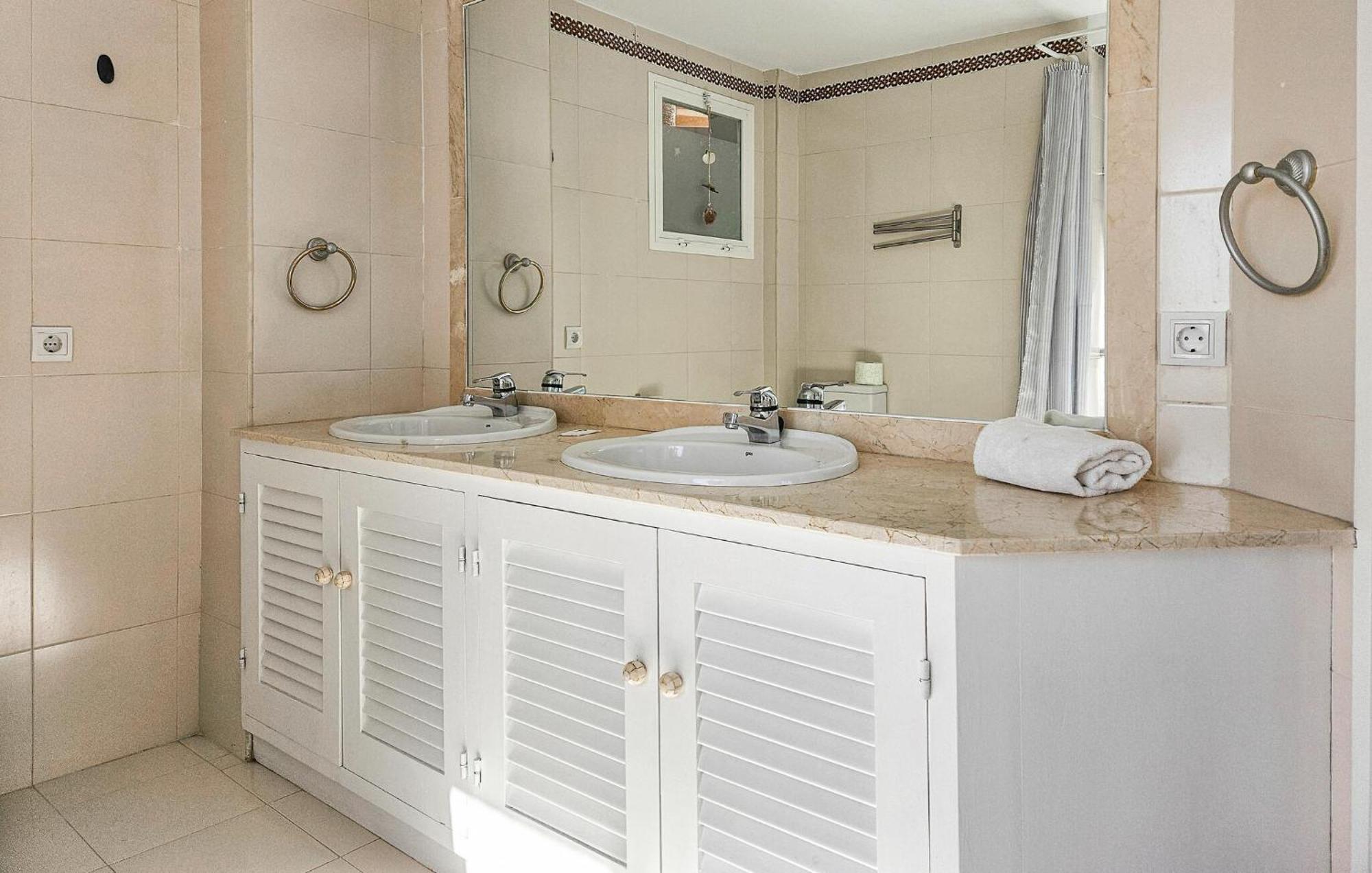 3 Bedroom Gorgeous Apartment In Calahonda Sitio de Calahonda Ngoại thất bức ảnh
