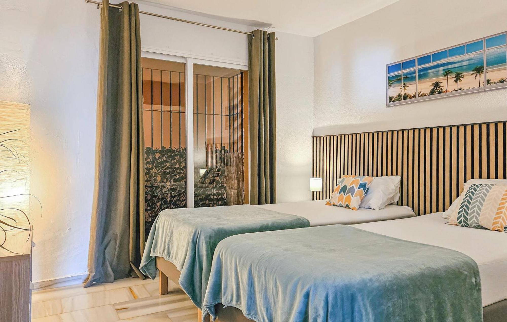 3 Bedroom Gorgeous Apartment In Calahonda Sitio de Calahonda Ngoại thất bức ảnh