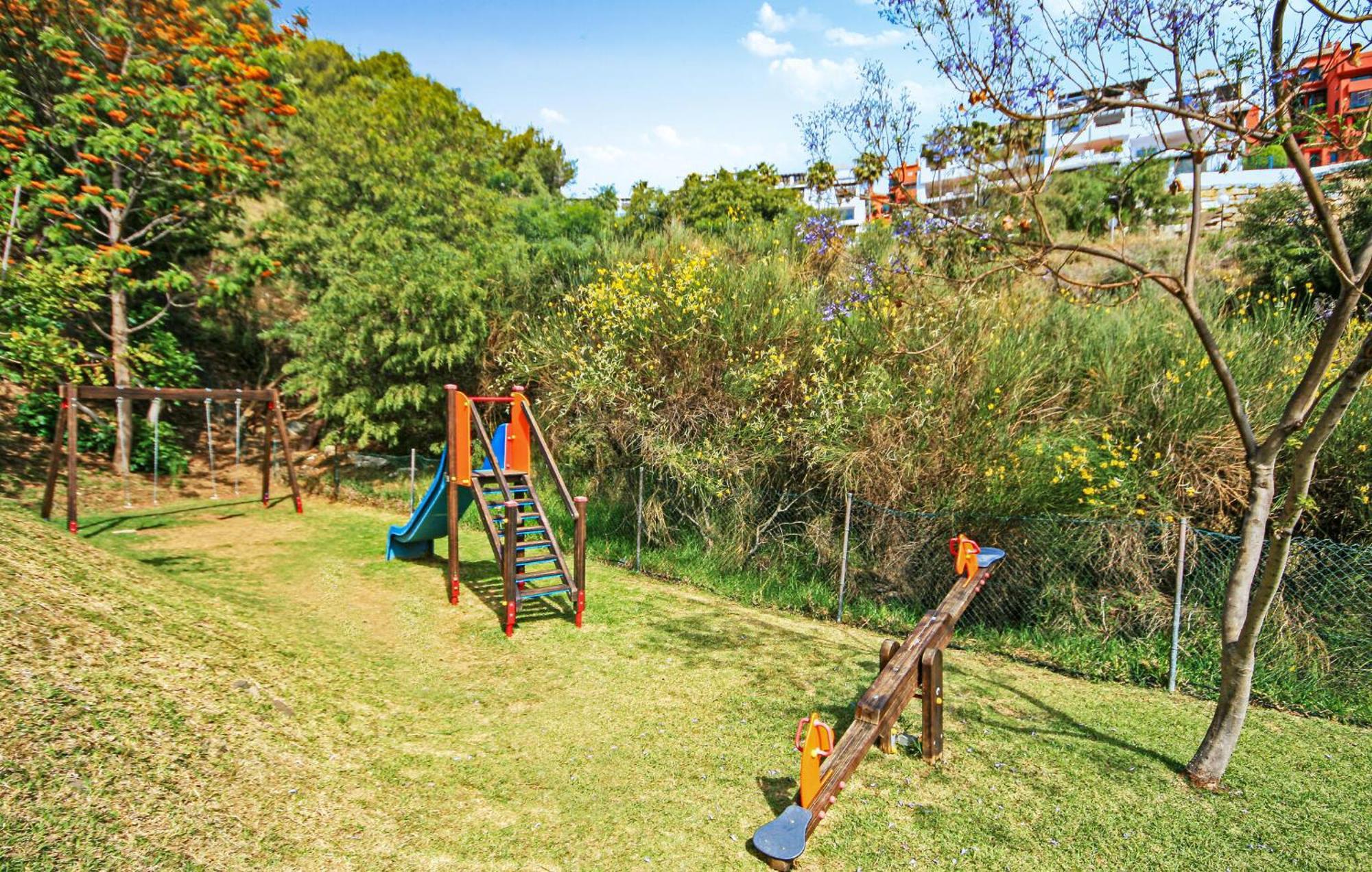 3 Bedroom Gorgeous Apartment In Calahonda Sitio de Calahonda Ngoại thất bức ảnh