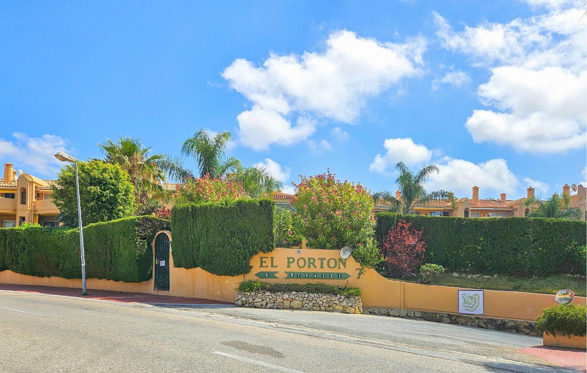 3 Bedroom Gorgeous Apartment In Calahonda Sitio de Calahonda Ngoại thất bức ảnh